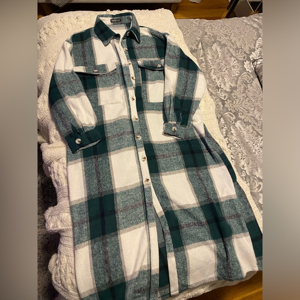 L Shacket| Green & White Plaid Button-Up